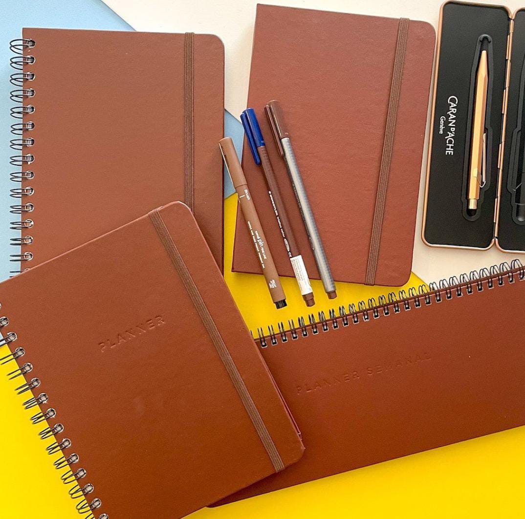 Brown is the new black: adicione um toque de cor aos seus textos com canetas marrom
