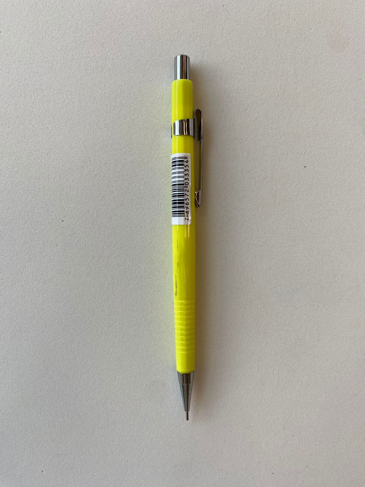 PEQUENO DEFEITO - Lapiseira - Compactor - Aluno 0.7mm