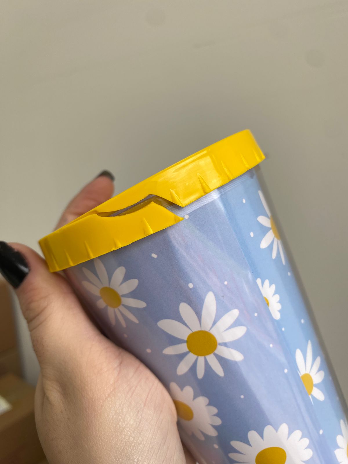 PEQUENO DEFEITO - Copo Canudo Pop - Uatt? - Calmomila 500ml Abrace a Mudança