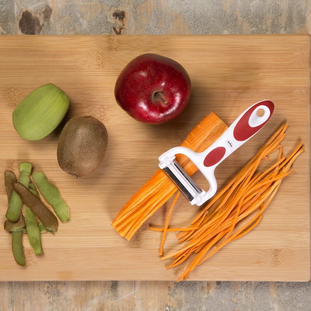 Descascador de Legumes - Prana - Peeler 3 em 1 - em uso