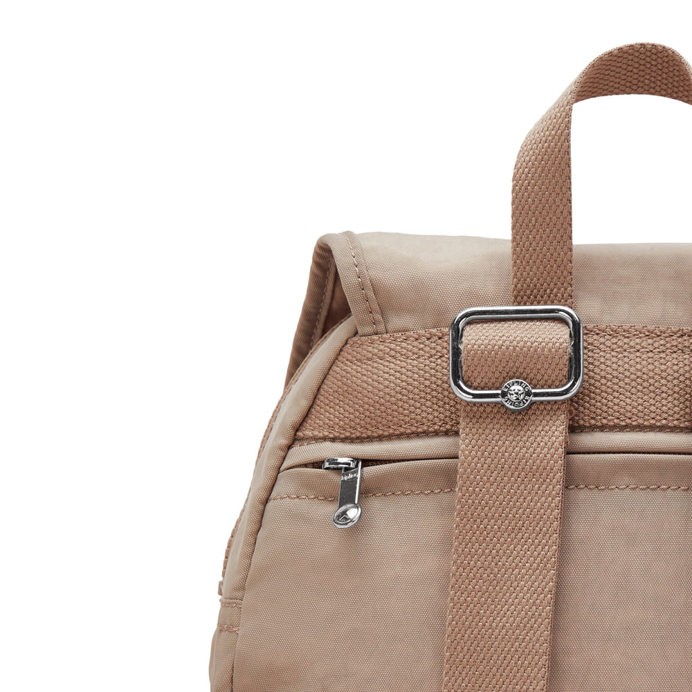 Mochila - Kipling - City Pack S - Tan Beige - em uso
